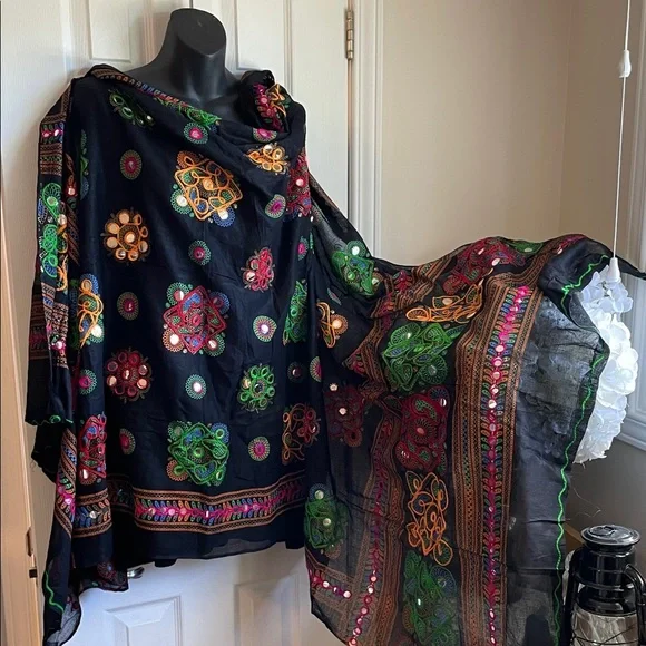 Black Embroidered Shawl - Mirrors, Embroidery and Colours oh my!!! 💕 - Picture 12 of 12